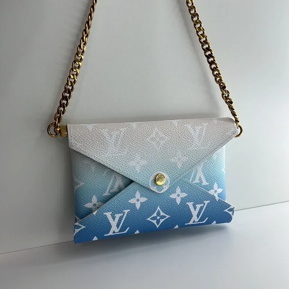 Louis Vuitton - Picture 4 of 5